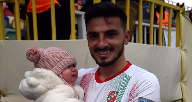 Metin Peker 1 yıl daha Karşıyaka'da