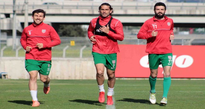 Karşıyaka, Fethiyespor'u konuk ediyor