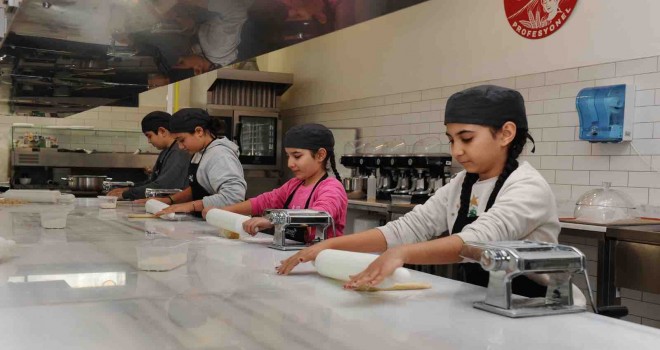 Minik şefler Karşıyaka'da önlük giydi