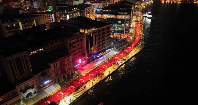 İzmir'de Fener Alayı coşkusu