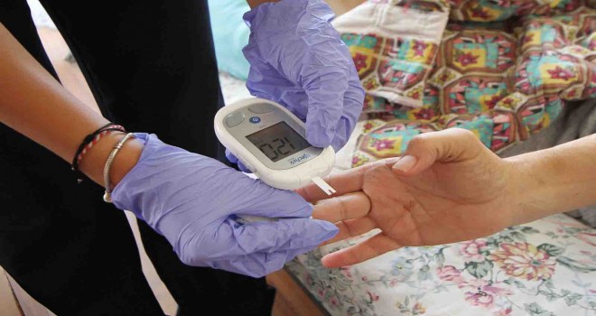 ESDEM Karşıyaka'ya şifa dağıtıyor