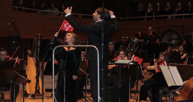 Olten Flarmoni ve Serenad Bağcan coşkusu