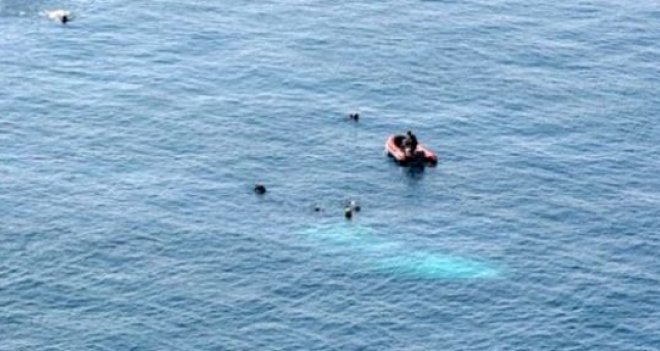 ÇEŞME AÇIKLARINDA TEKNE BATTI