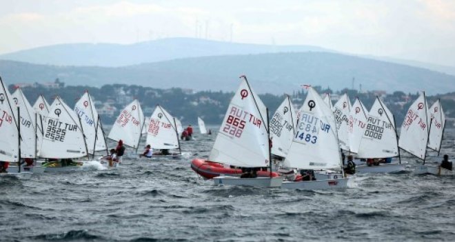 Çeşme’de yelken rüzgarı esiyor