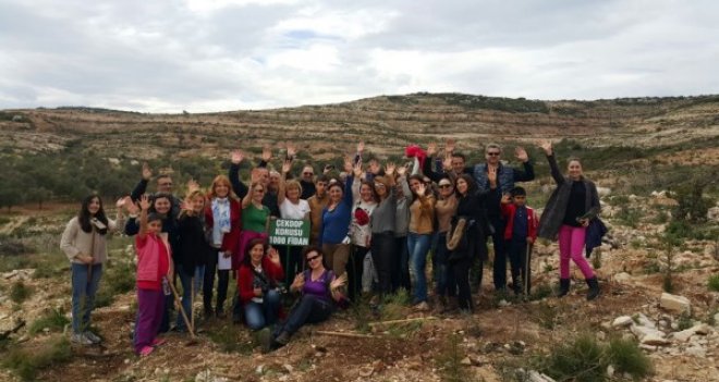 Çevreci eczacılardan ağaç dikme seferberliği
