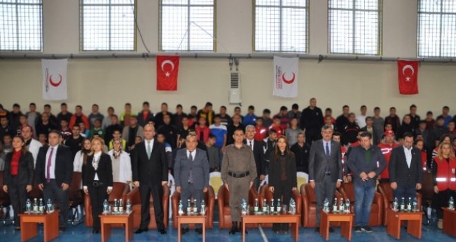 Cezavindeki çocuklara yılbaşı eğlencesi