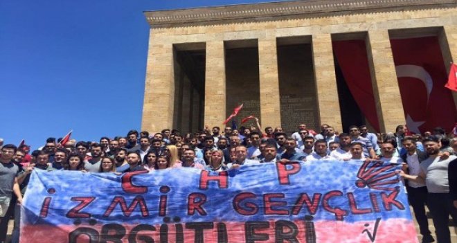 CHP İzmir Gençlik Kolları başkanından ''Andımız'' açıklaması