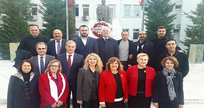 CHP Karşıyaka mazbatasını aldı, göreve başladı...