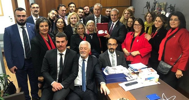 CHP Karşıyaka İlçe Yönetimi Sertel'i ziyaret etti