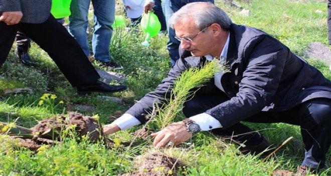 CHP Karşıyaka'dan ''mutluluğa" katkı