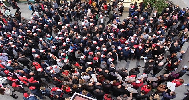 CHP Karşıyaka'dan hükümlü işçine sahip çık eylemi...