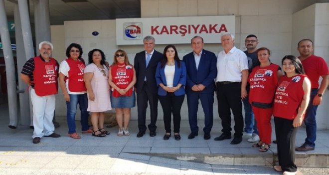 CHP'li Kılıç, Karşıyaka'da broşür dağıttı, seçim bildirgesi anlattı