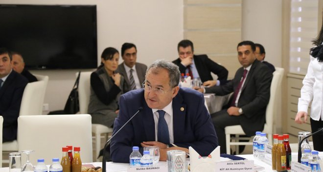 CHP’li Sertel, Ersin Düzen’in bu sezon aldığı ücreti sordu