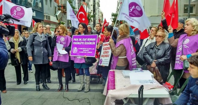 CKD Karşıyaka'dan Prof. Dr.Pekünlü için imza kampanyası