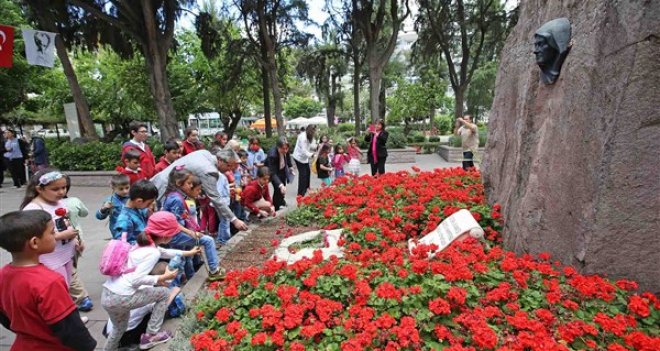 Çocuklardan Zübeyde Anne’ye mektup var