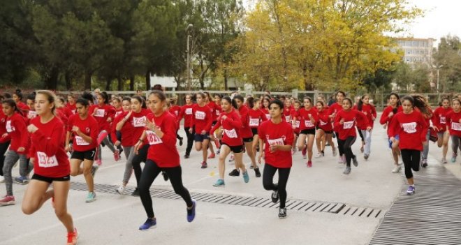 Cumhuriyet çocukları Ata'sına koştu