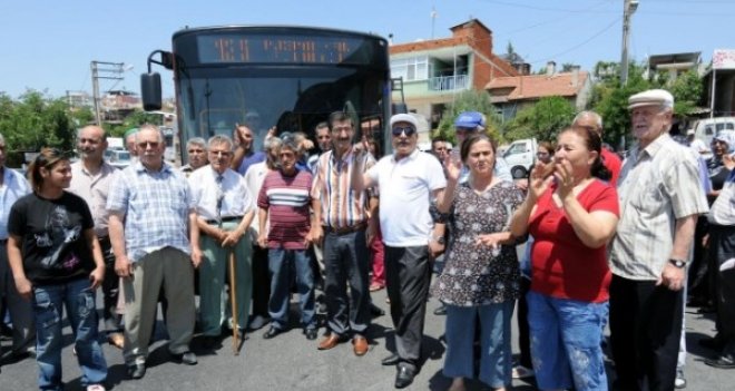 CUMHURİYET MAHALLESİ'NDE YENİ ULAŞIM DÜZENİNE PROTESTO