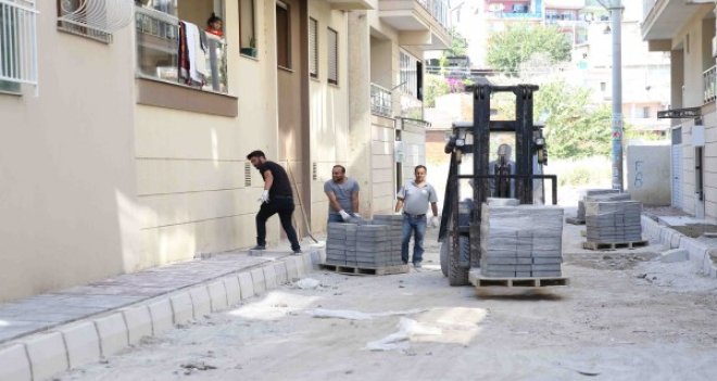 Cumhuriyet Mahallesi'nin sokakları yenileniyor