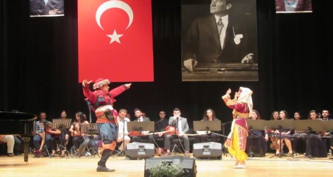 ÇYDD gençlerinin sahne başarısı