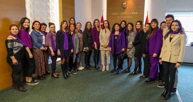 Karşıyaka'da 8 Mart'a özel kadın söyleşisi