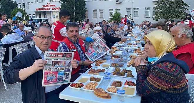 Hem oruç açtılar, hem de gazete okudular!