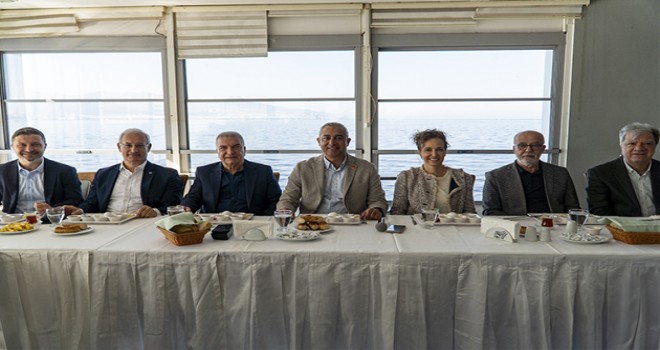 CHP Karşıyaka'da delegelerden Başkan Güçlü'ye tam yetki