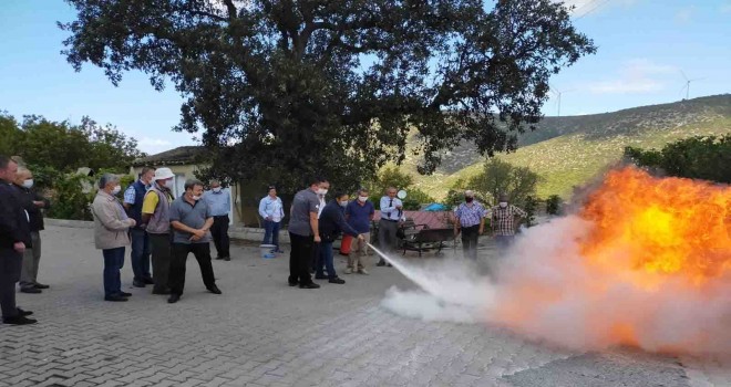 İzmir Büyükşehir’den muhtarlara afet eğitimi