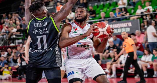 Pınar Karşıyaka son periyotta farka koştu