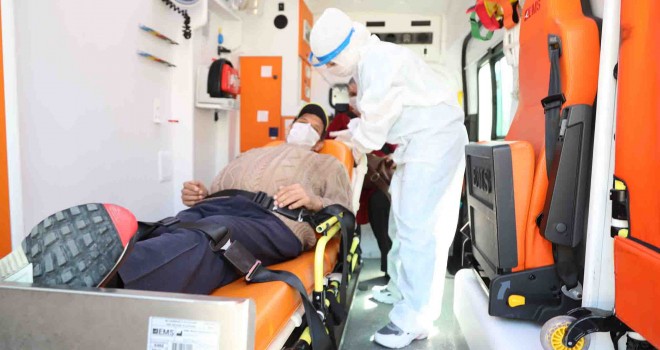 Bayraklı Belediyesi'nden 6 bin kişiye hasta nakil hizmeti