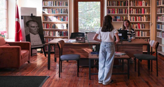 Cumhuriyet Kütüphanesi geleceği aydınlatıyor