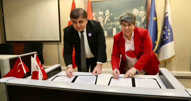 Karşıyaka'da 8 Mart öncesi anlamlı protokol