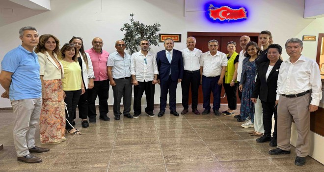 Muhtarlar, Kaymakam Demir ve Başkan Ünsal'ın bayramını kutladı