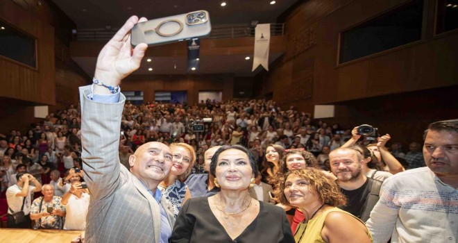 Türkan Şoray'a yoğun ilgi