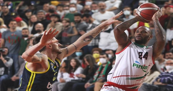 Pınar Karşıyaka, Fenerbahçe'yi son saniyede devirdi