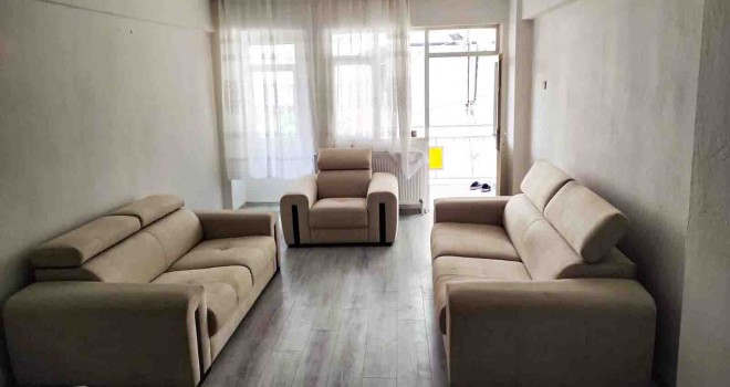 Bayraklı Belediyesi'nden üniversite öğrencilerine ev eşyası desteği