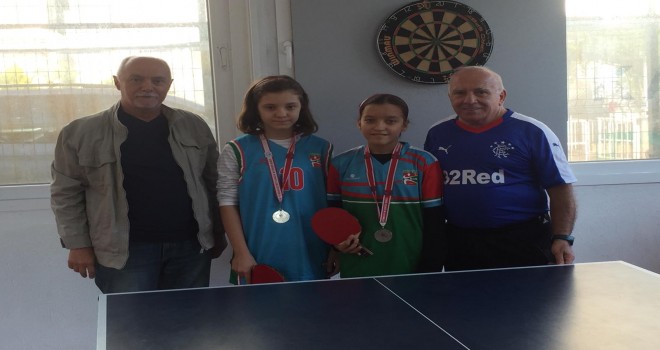 Bostanlıspor’un ikizleri Masa tenisinde şampiyon oldu