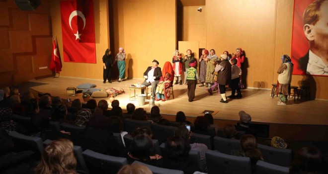 Semt merkezlerinden tiyatro sahnesine