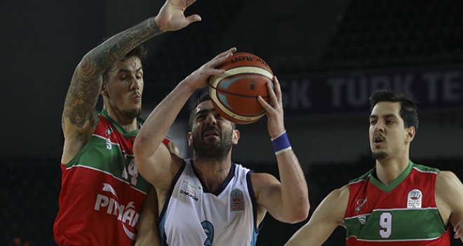 Pınar Karşıyaka Ankara'da fark yedi...