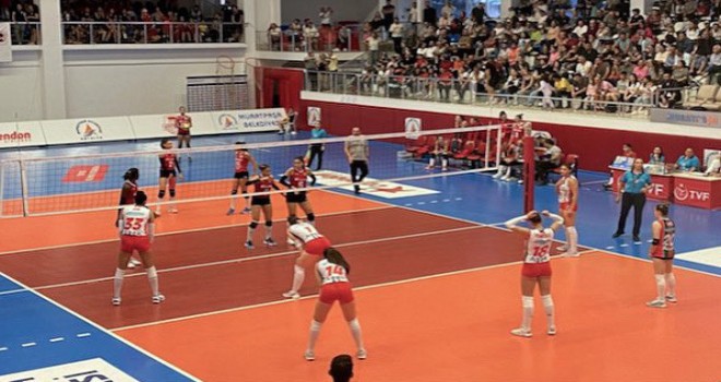 Karşıyaka, Antalya'da üzgün...