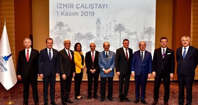Büyükşehir Belediye Başkanları zirvesi İzmir’de başladı