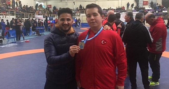 Karşıyakalı Önsoy Milli Takım'da