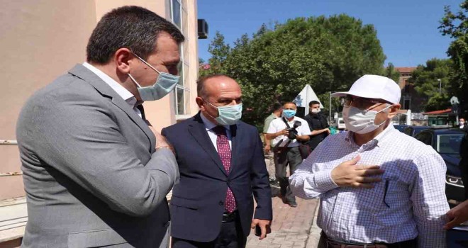 Vali Köşger’in ilk inceleme gezisi tarihi ilçe Bergama’ya oldu