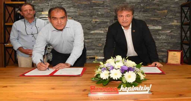 Bornova Belediyesi üreticinin yanında