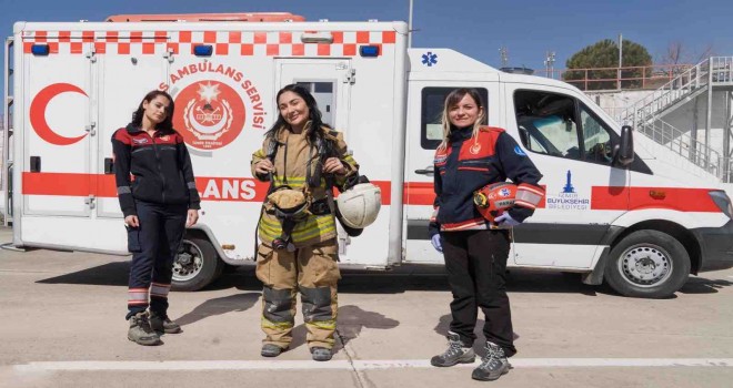 İzmir’in cesur kadınları her zorluğun üstesinden geliyor