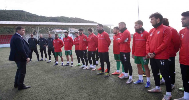 Cemil Tugay'dan KSK futbol takımına ziyaret