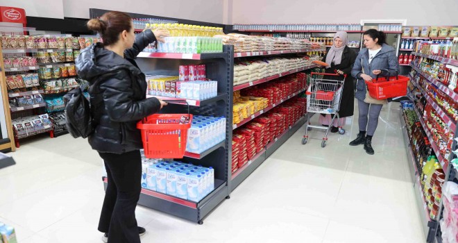 Halk Market Bucalıya can suyu oldu