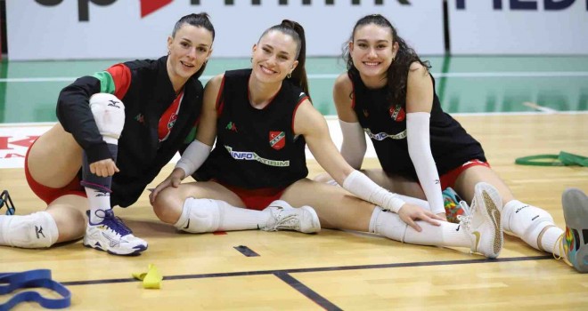 İnfo Yatırım Karşıyaka, Sakarya Voleybol'u konuk ediyor