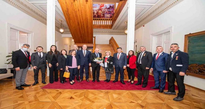 Başkan Soyer şehit yakınları ve gazi derneklerinin temsilcilerini ağırladı