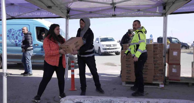 Deprem bölgesine İzmir’den destek sürüyor