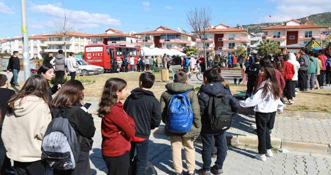 Efes Selçuk’ta beslenme çantaları dayanışma ile doluyor